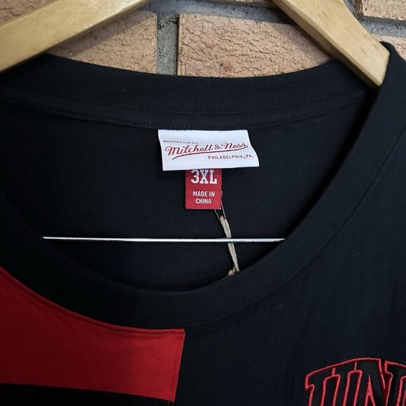 NWT Mitchell & Ness College UNLV Rebels Shirt Red And Black Colorblock Size 3XL - Picture 2 of 6